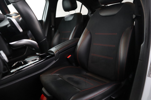 Mercedes-Benz A-Klasse 200 Business Solution AMG Automaat, Virtual cockpit, Climate, Navigatie,