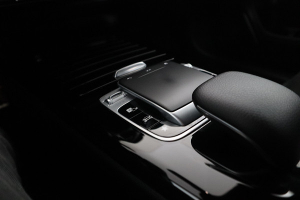 Mercedes-Benz A-Klasse 200 Business Solution AMG Automaat, Virtual cockpit, Climate, Navigatie,