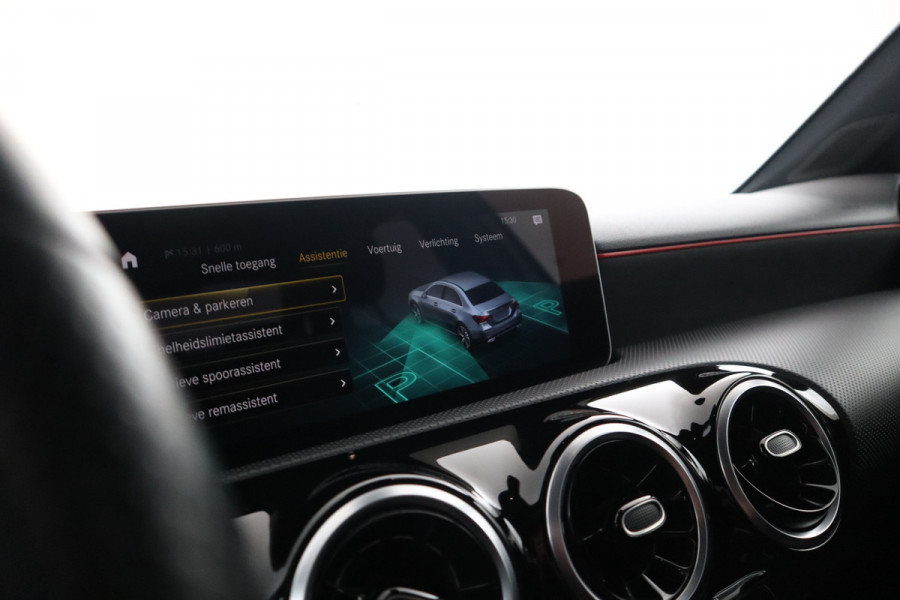 Mercedes-Benz A-Klasse 200 Business Solution AMG Automaat, Virtual cockpit, Climate, Navigatie,