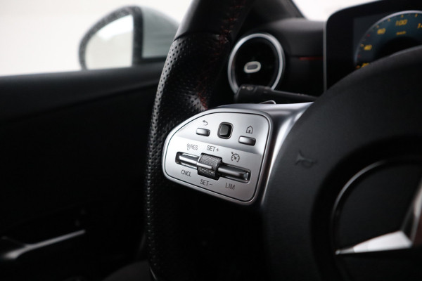 Mercedes-Benz A-Klasse 200 Business Solution AMG Automaat, Virtual cockpit, Climate, Navigatie,