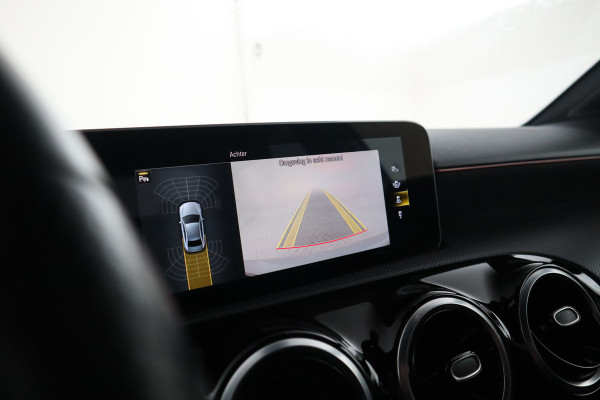 Mercedes-Benz A-Klasse 200 Business Solution AMG Automaat, Virtual cockpit, Climate, Navigatie,
