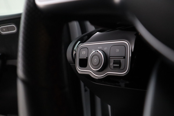 Mercedes-Benz A-Klasse 200 Business Solution AMG Automaat, Virtual cockpit, Climate, Navigatie,