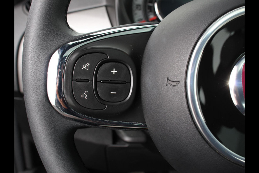 Fiat 500 1.0 Hybrid Dolcevita | Climate control | Cruise control | Panorama dak | Parkeersensor achter | Radio Apple Carplay/ Android Auto