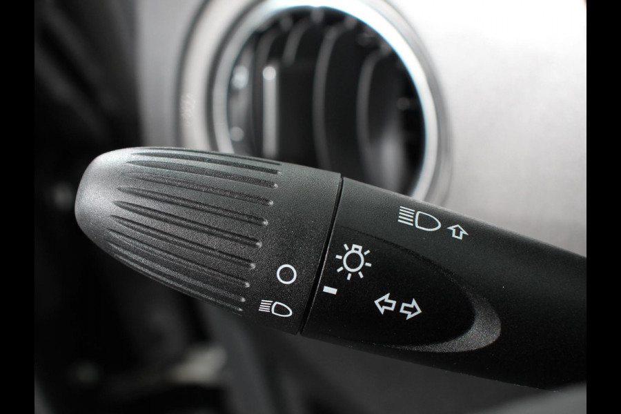 Fiat 500 1.0 Hybrid Dolcevita | Climate control | Cruise control | Panorama dak | Parkeersensor achter | Radio Apple Carplay/ Android Auto