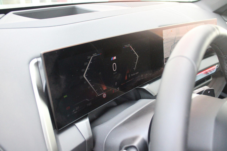 BMW X3 30e xDRIVE M-SPORT 299PK | M-SPORTPAKKET 337 MET O.A. M AERODYNAMICA PAKKET - SHADOWLINE RAAMOMLIJSTING - M-SPORT ONDERSTEL - M-INTERIEUR PAKKET - VEGANZA LEDEREN BEKLEDING - M-SPORT INTERIEURLIJSTEN - M-SPORTSTUUR - M ZWARTE HEMELBEKLEDING | PREMIUM PACK MET O.A. LENDESTEUN ELEKTRISCH VERSTELBAAR OP DE VOORSTOELEN - HARMAN KARDON PREMIUM ADIO - TRAVEL EN COMFORT SYSTEM - ADAPTIEVE FULL LED KOPLAMPEN | PROFESSIONAL PACK MET O.A. PARKING ASSISTANT PLUS - DRIVING ASSISTANT PLUS - INTERIEUR CAMERA - BMW LIVE COCKPIT PROFESSIONAL | ELEKTRISCHE VERSTELBARE SPORTSTOELEM MET