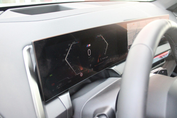 BMW X3 30e xDRIVE M-SPORT 299PK | M-SPORTPAKKET 337 MET O.A. M AERODYNAMICA PAKKET - SHADOWLINE RAAMOMLIJSTING - M-SPORT ONDERSTEL - M-INTERIEUR PAKKET - VEGANZA LEDEREN BEKLEDING - M-SPORT INTERIEURLIJSTEN - M-SPORTSTUUR - M ZWARTE HEMELBEKLEDING | PREMIUM PACK MET O.A. LENDESTEUN ELEKTRISCH VERSTELBAAR OP DE VOORSTOELEN - HARMAN KARDON PREMIUM ADIO - TRAVEL EN COMFORT SYSTEM - ADAPTIEVE FULL LED KOPLAMPEN | PROFESSIONAL PACK MET O.A. PARKING ASSISTANT PLUS - DRIVING ASSISTANT PLUS - INTERIEUR CAMERA - BMW LIVE COCKPIT PROFESSIONAL | ELEKTRISCHE VERSTELBARE SPORTSTOELEM MET