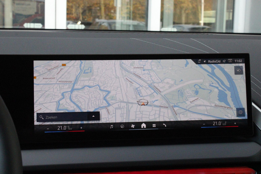 BMW X3 30e xDRIVE M-SPORT 299PK | M-SPORTPAKKET 337 MET O.A. M AERODYNAMICA PAKKET - SHADOWLINE RAAMOMLIJSTING - M-SPORT ONDERSTEL - M-INTERIEUR PAKKET - VEGANZA LEDEREN BEKLEDING - M-SPORT INTERIEURLIJSTEN - M-SPORTSTUUR - M ZWARTE HEMELBEKLEDING | PREMIUM PACK MET O.A. LENDESTEUN ELEKTRISCH VERSTELBAAR OP DE VOORSTOELEN - HARMAN KARDON PREMIUM ADIO - TRAVEL EN COMFORT SYSTEM - ADAPTIEVE FULL LED KOPLAMPEN | PROFESSIONAL PACK MET O.A. PARKING ASSISTANT PLUS - DRIVING ASSISTANT PLUS - INTERIEUR CAMERA - BMW LIVE COCKPIT PROFESSIONAL | ELEKTRISCHE VERSTELBARE SPORTSTOELEM MET