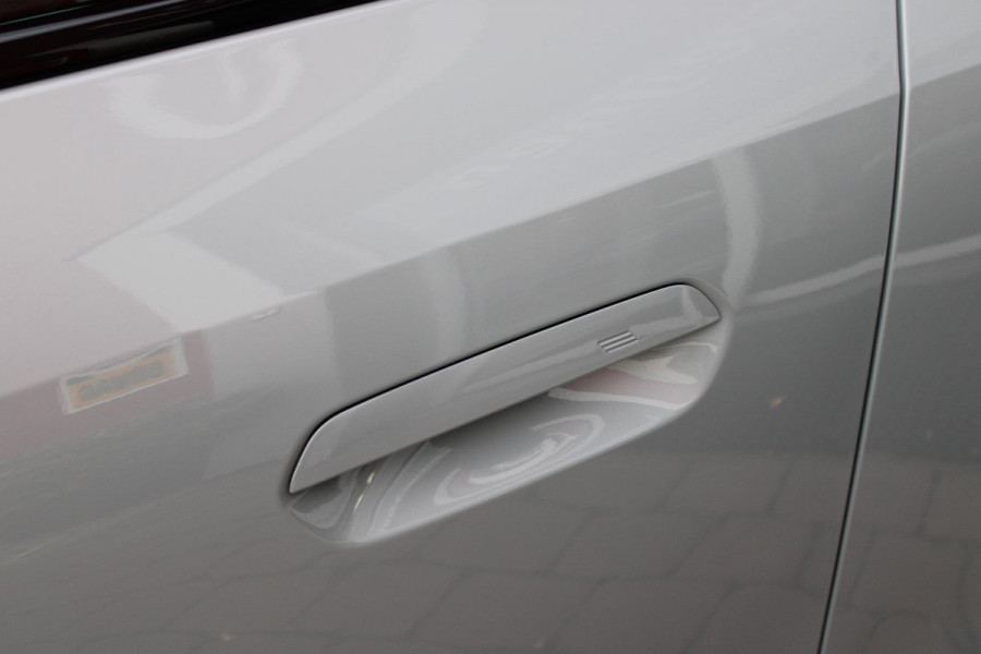 BMW X3 30e xDRIVE M-SPORT 299PK | M-SPORTPAKKET 337 MET O.A. M AERODYNAMICA PAKKET - SHADOWLINE RAAMOMLIJSTING - M-SPORT ONDERSTEL - M-INTERIEUR PAKKET - VEGANZA LEDEREN BEKLEDING - M-SPORT INTERIEURLIJSTEN - M-SPORTSTUUR - M ZWARTE HEMELBEKLEDING | PREMIUM PACK MET O.A. LENDESTEUN ELEKTRISCH VERSTELBAAR OP DE VOORSTOELEN - HARMAN KARDON PREMIUM ADIO - TRAVEL EN COMFORT SYSTEM - ADAPTIEVE FULL LED KOPLAMPEN | PROFESSIONAL PACK MET O.A. PARKING ASSISTANT PLUS - DRIVING ASSISTANT PLUS - INTERIEUR CAMERA - BMW LIVE COCKPIT PROFESSIONAL | ELEKTRISCHE VERSTELBARE SPORTSTOELEM MET