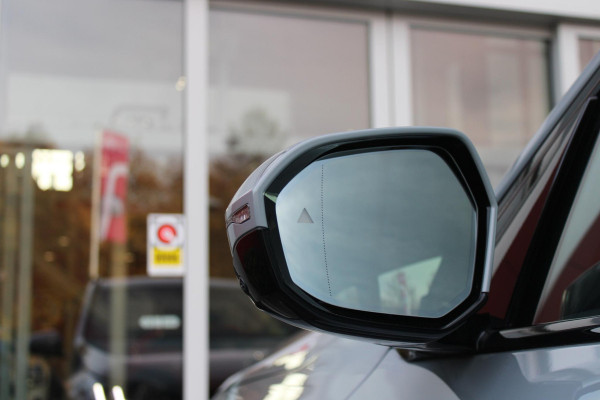 BMW X3 30e xDRIVE M-SPORT 299PK | M-SPORTPAKKET 337 MET O.A. M AERODYNAMICA PAKKET - SHADOWLINE RAAMOMLIJSTING - M-SPORT ONDERSTEL - M-INTERIEUR PAKKET - VEGANZA LEDEREN BEKLEDING - M-SPORT INTERIEURLIJSTEN - M-SPORTSTUUR - M ZWARTE HEMELBEKLEDING | PREMIUM PACK MET O.A. LENDESTEUN ELEKTRISCH VERSTELBAAR OP DE VOORSTOELEN - HARMAN KARDON PREMIUM ADIO - TRAVEL EN COMFORT SYSTEM - ADAPTIEVE FULL LED KOPLAMPEN | PROFESSIONAL PACK MET O.A. PARKING ASSISTANT PLUS - DRIVING ASSISTANT PLUS - INTERIEUR CAMERA - BMW LIVE COCKPIT PROFESSIONAL | ELEKTRISCHE VERSTELBARE SPORTSTOELEM MET