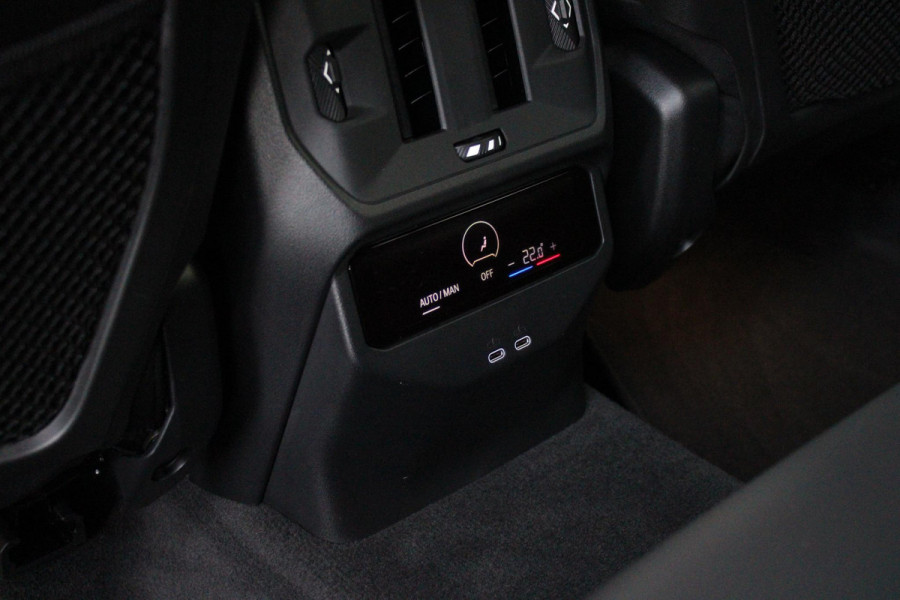 BMW X3 30e xDRIVE M-SPORT 299PK | M-SPORTPAKKET 337 MET O.A. M AERODYNAMICA PAKKET - SHADOWLINE RAAMOMLIJSTING - M-SPORT ONDERSTEL - M-INTERIEUR PAKKET - VEGANZA LEDEREN BEKLEDING - M-SPORT INTERIEURLIJSTEN - M-SPORTSTUUR - M ZWARTE HEMELBEKLEDING | PREMIUM PACK MET O.A. LENDESTEUN ELEKTRISCH VERSTELBAAR OP DE VOORSTOELEN - HARMAN KARDON PREMIUM ADIO - TRAVEL EN COMFORT SYSTEM - ADAPTIEVE FULL LED KOPLAMPEN | PROFESSIONAL PACK MET O.A. PARKING ASSISTANT PLUS - DRIVING ASSISTANT PLUS - INTERIEUR CAMERA - BMW LIVE COCKPIT PROFESSIONAL | ELEKTRISCHE VERSTELBARE SPORTSTOELEM MET