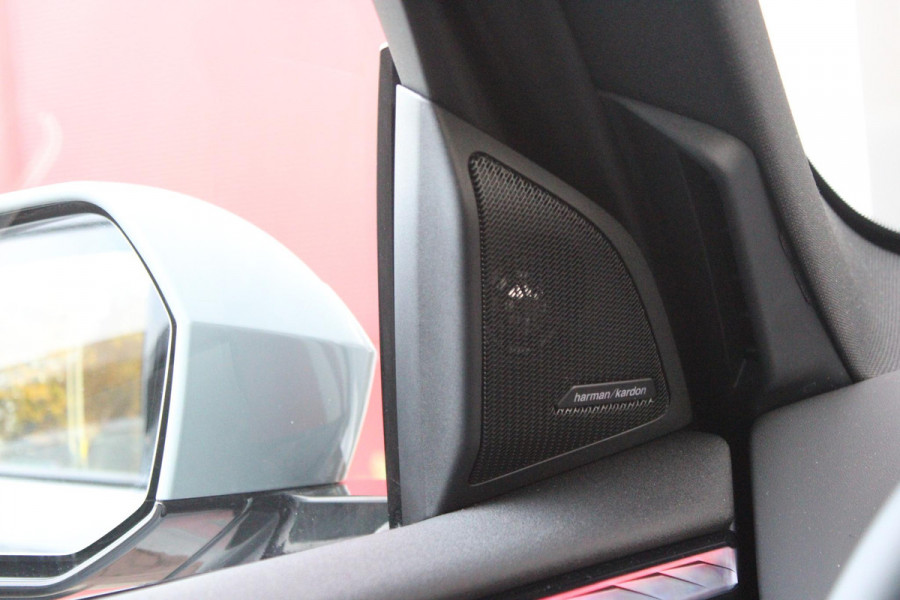 BMW X3 30e xDRIVE M-SPORT 299PK | M-SPORTPAKKET 337 MET O.A. M AERODYNAMICA PAKKET - SHADOWLINE RAAMOMLIJSTING - M-SPORT ONDERSTEL - M-INTERIEUR PAKKET - VEGANZA LEDEREN BEKLEDING - M-SPORT INTERIEURLIJSTEN - M-SPORTSTUUR - M ZWARTE HEMELBEKLEDING | PREMIUM PACK MET O.A. LENDESTEUN ELEKTRISCH VERSTELBAAR OP DE VOORSTOELEN - HARMAN KARDON PREMIUM ADIO - TRAVEL EN COMFORT SYSTEM - ADAPTIEVE FULL LED KOPLAMPEN | PROFESSIONAL PACK MET O.A. PARKING ASSISTANT PLUS - DRIVING ASSISTANT PLUS - INTERIEUR CAMERA - BMW LIVE COCKPIT PROFESSIONAL | ELEKTRISCHE VERSTELBARE SPORTSTOELEM MET