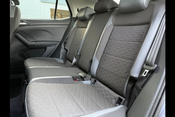 Volkswagen T-Cross 1.5 TSI 150pk Style - Automaat - Navi Apple/Android - Parkeerhulp - Climate