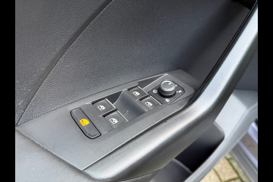 Volkswagen T-Cross 1.5 TSI 150pk Style - Automaat - Navi Apple/Android - Parkeerhulp - Climate