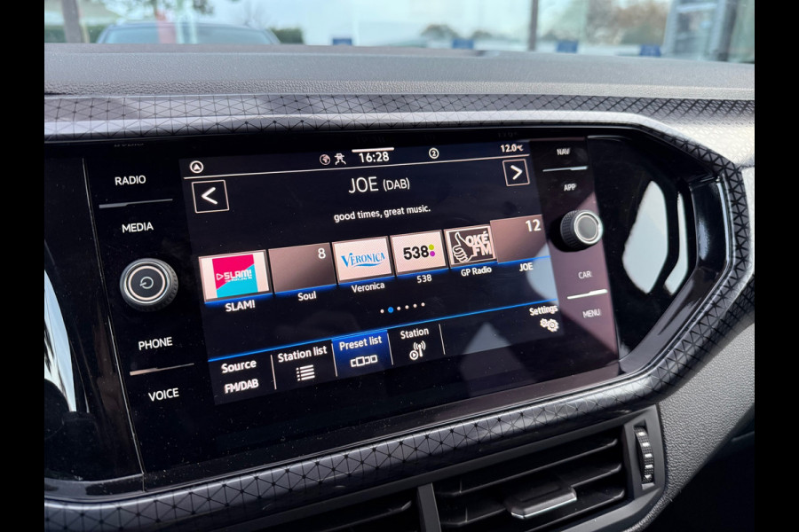 Volkswagen T-Cross 1.5 TSI 150pk Style - Automaat - Navi Apple/Android - Parkeerhulp - Climate