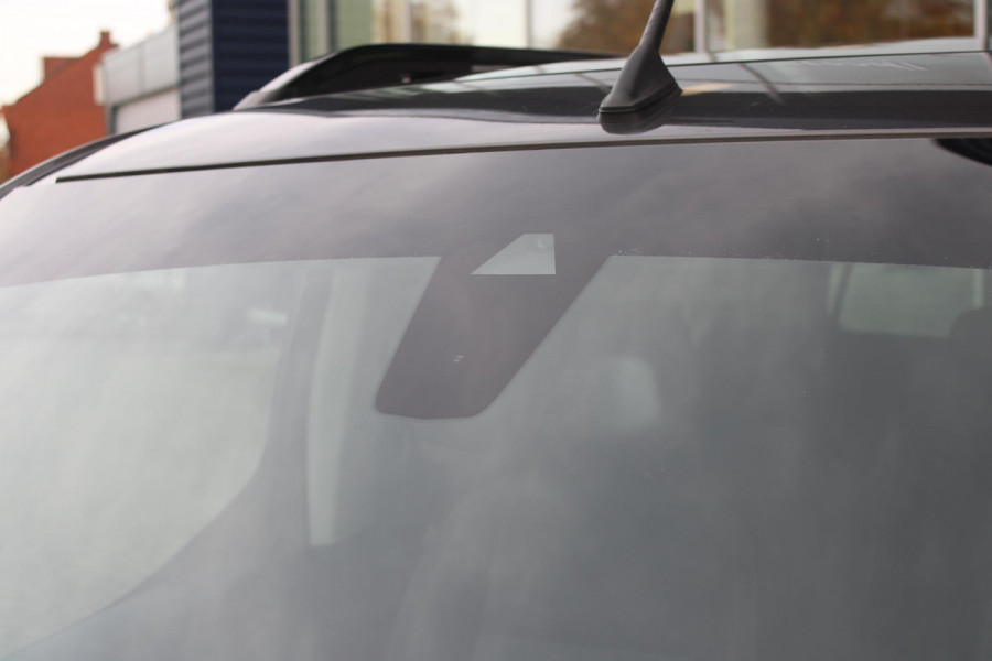 Peugeot Rifter 1.2 130PK AUTOMAAT GT-LINE | PANORAMA DAK INCL. BAGAGE DEK | TREKHAAK | NAVIGATIE | APPLE CARPLAY/ANDROID AUTO | PARKEERSENSOREN ACHTER | LICHTMETALEN VELGEN | CLIMATE CONTROL | CRUISE CONTROL | DAB+ RADIO |