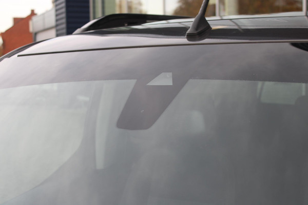 Peugeot Rifter 1.2 130PK AUTOMAAT GT-LINE | PANORAMA DAK INCL. BAGAGE DEK | TREKHAAK | NAVIGATIE | APPLE CARPLAY/ANDROID AUTO | PARKEERSENSOREN ACHTER | LICHTMETALEN VELGEN | CLIMATE CONTROL | CRUISE CONTROL | DAB+ RADIO |