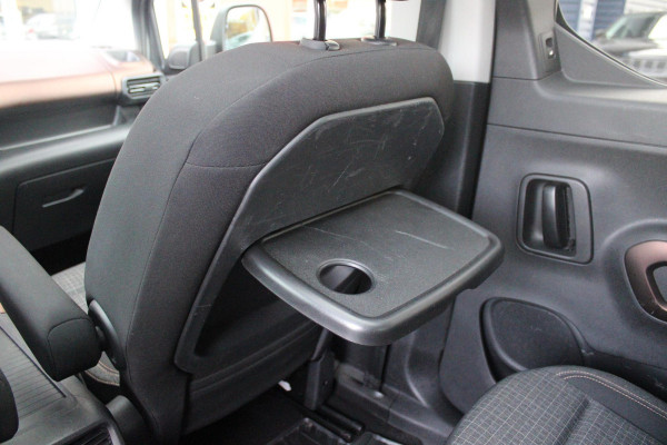 Peugeot Rifter 1.2 130PK AUTOMAAT GT-LINE | PANORAMA DAK INCL. BAGAGE DEK | TREKHAAK | NAVIGATIE | APPLE CARPLAY/ANDROID AUTO | PARKEERSENSOREN ACHTER | LICHTMETALEN VELGEN | CLIMATE CONTROL | CRUISE CONTROL | DAB+ RADIO |