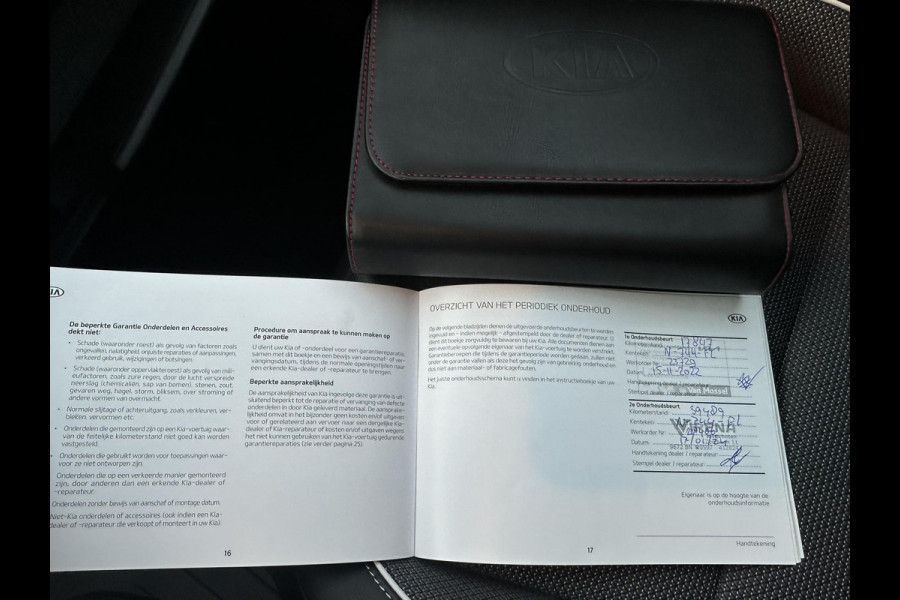 Kia e-Niro Edition 64 kWh 3-fase lader | SOH 94% |1e eigenaar | Origineel Nederlands | Dealeronderhouden | Stoel + stuur verwarming |Rijklaar prijs met garantie!