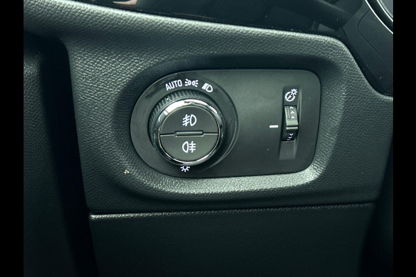 Opel Corsa 1.2 Turbo 136pk Hybrid GS Auto. Navigatie Apple Carplay/ Android Auto Camera Parkeersensoren Cruise Control Stoel- en stuurverwarming Airco Lichtmetalen velgen Getinte ramen