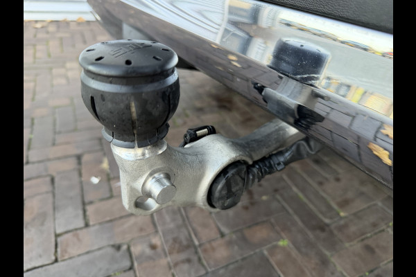 Mercedes-Benz GLC 300e 4MATIC Premium