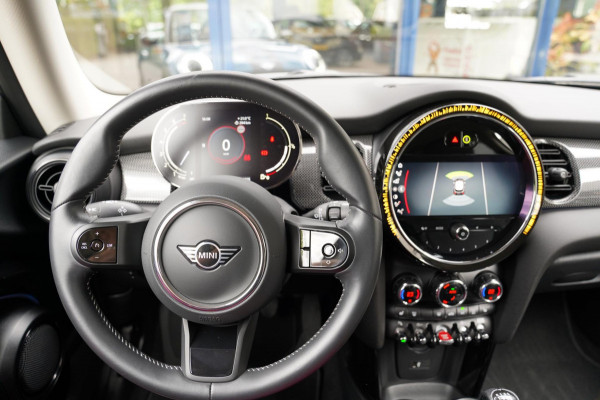 MINI Cooper 1.5 Classic | Prijs rijklaar incl. 12 mnd garantie | Lmv Navi Camera Pdc Apple/Android Stoelverw