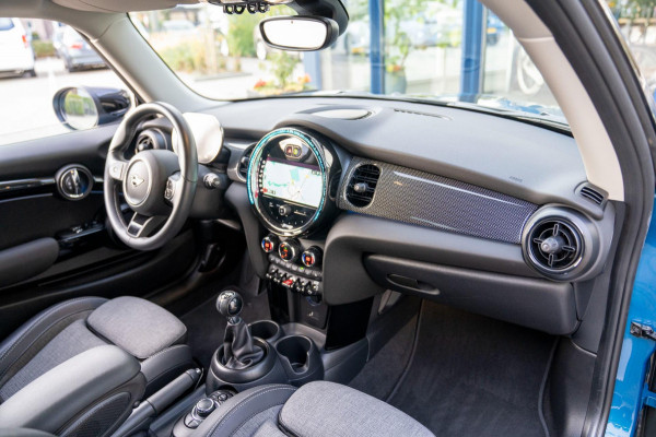 MINI Cooper 1.5 Classic | Prijs rijklaar incl. 12 mnd garantie | Lmv Navi Camera Pdc Apple/Android Stoelverw