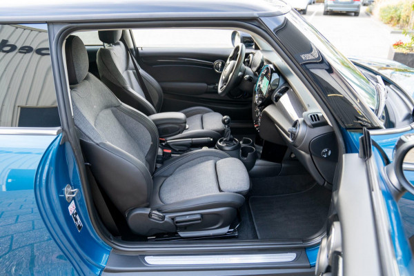 MINI Cooper 1.5 Classic | Prijs rijklaar incl. 12 mnd garantie | Lmv Navi Camera Pdc Apple/Android Stoelverw