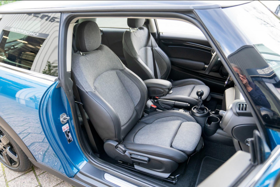 MINI Cooper 1.5 Classic | Prijs rijklaar incl. 12 mnd garantie | Lmv Navi Camera Pdc Apple/Android Stoelverw