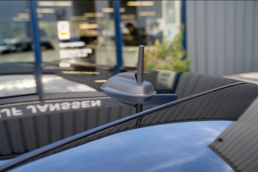 MINI Cooper 1.5 Classic | Prijs rijklaar incl. 12 mnd garantie | Lmv Navi Camera Pdc Apple/Android Stoelverw