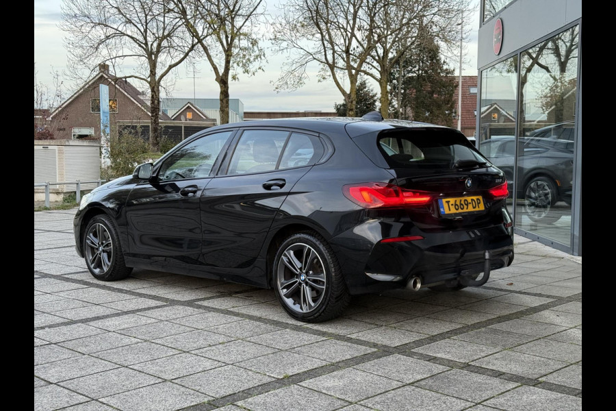 BMW 1-serie 118i Aut. Exe Sportline M-Int | Trekhaak | Facelift | Virtual Cockpit |