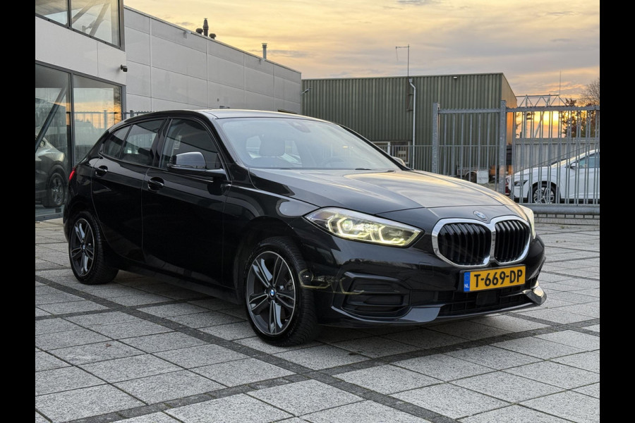 BMW 1-serie 118i Aut. Exe Sportline M-Int | Trekhaak | Facelift | Virtual Cockpit |
