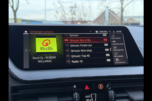 BMW 1-serie 118i Aut. Exe Sportline M-Int | Trekhaak | Facelift | Virtual Cockpit |