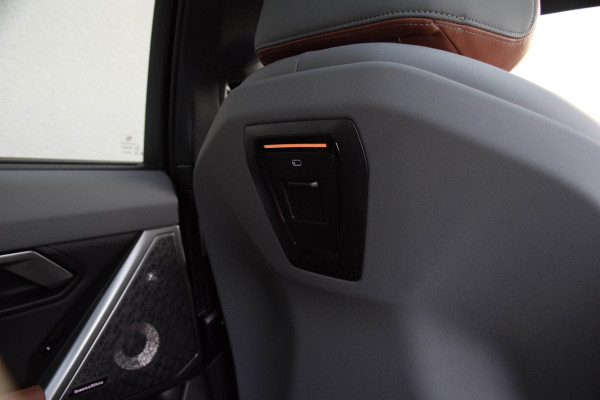 BMW 5 Serie 550e xDrive M-Sport Pro/ Panoramadak/ Bouwers & Wilkins/ 4-wiel sturing/ 360kW