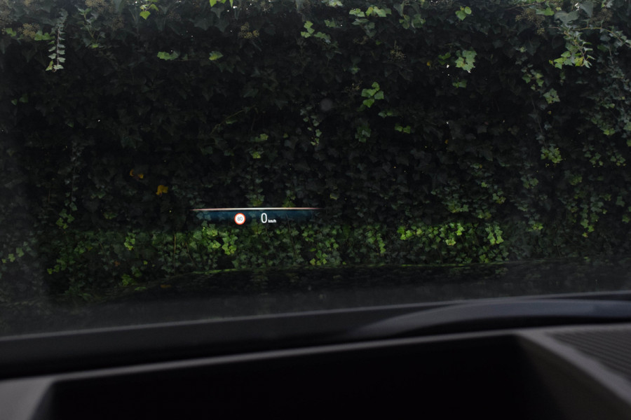 BMW 5 Serie 550e xDrive M-Sport Pro/ Panoramadak/ Bouwers & Wilkins/ 4-wiel sturing/ 360kW