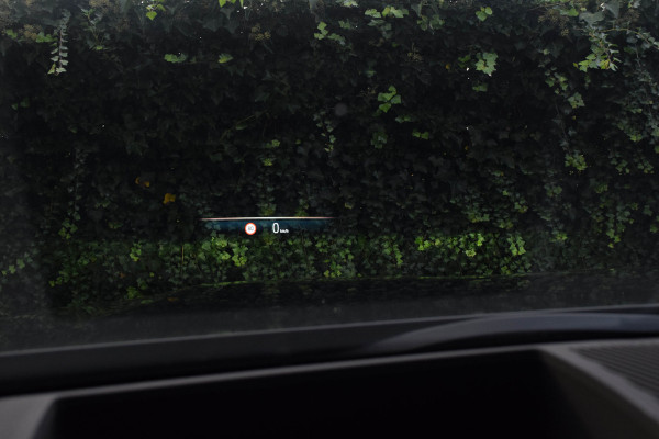 BMW 5 Serie 550e xDrive M-Sport Pro/ Panoramadak/ Bouwers & Wilkins/ 4-wiel sturing/ 360kW