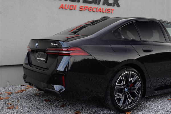 BMW 5 Serie 550e xDrive M-Sport Pro/ Panoramadak/ Bouwers & Wilkins/ 4-wiel sturing/ 360kW