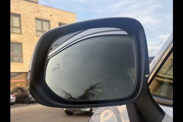 Toyota Corolla Cross 1.8 Hybrid Style | Parelmoer wit, Dodehoekherkenning, Parkeersensoren, Stoel + Stuurverwarming, Keyless, 18 inch