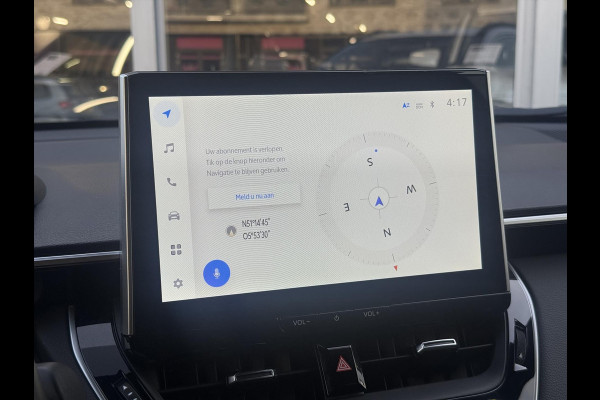 Toyota Corolla Cross 1.8 Hybrid Style | Parelmoer wit, Dodehoekherkenning, Parkeersensoren, Stoel + Stuurverwarming, Keyless, 18 inch