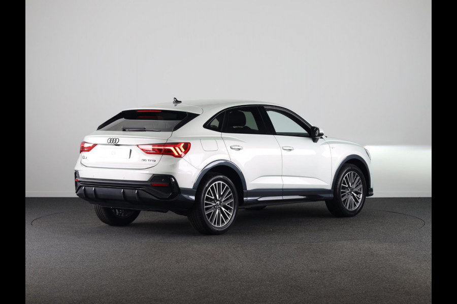 Audi Q3 Sportback 35 TFSI S Edition Competition | Zakelijke financiering 3,99% | Adaptive cruise control | Sonos premium 3d sound | Optiekpakket zwart plus | Ambient verlichting | Keyless |