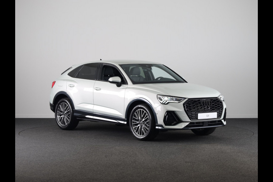 Audi Q3 Sportback 35 TFSI S Edition Competition | Zakelijke financiering 3,99% | Adaptive cruise control | Sonos premium 3d sound | Optiekpakket zwart plus | Ambient verlichting | Keyless |