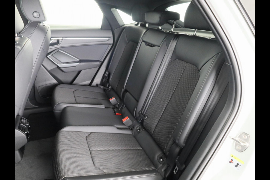 Audi Q3 Sportback 35 TFSI S Edition Competition | Zakelijke financiering 3,99% | Adaptive cruise control | Sonos premium 3d sound | Optiekpakket zwart plus | Ambient verlichting | Keyless |