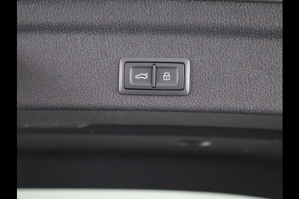 Audi Q3 Sportback 35 TFSI S Edition Competition | Zakelijke financiering 3,99% | Adaptive cruise control | Sonos premium 3d sound | Optiekpakket zwart plus | Ambient verlichting | Keyless |