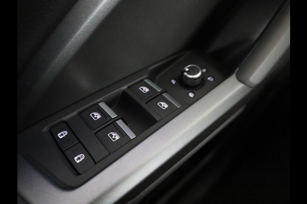 Audi Q3 Sportback 35 TFSI S Edition Competition | Zakelijke financiering 3,99% | Adaptive cruise control | Sonos premium 3d sound | Optiekpakket zwart plus | Ambient verlichting | Keyless |