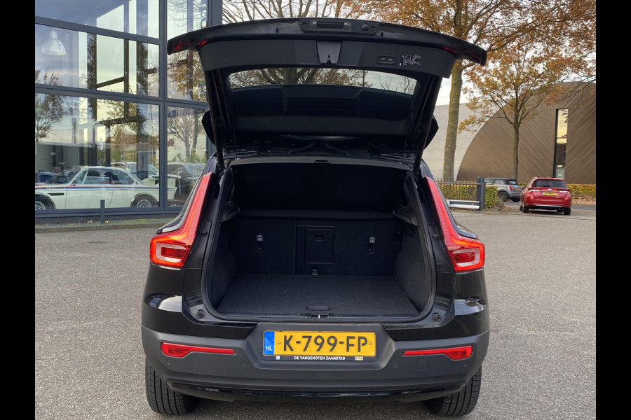 Volvo XC40 Recharge P8 AWD R-Design SOH 92% 1e eigenaar | Origineel NL auto | Pano | Harman Kardon | 360° Camera | Elec. trekhaak | Rijklaar met 12 mnd BOVAG | BTW verrekenbaar