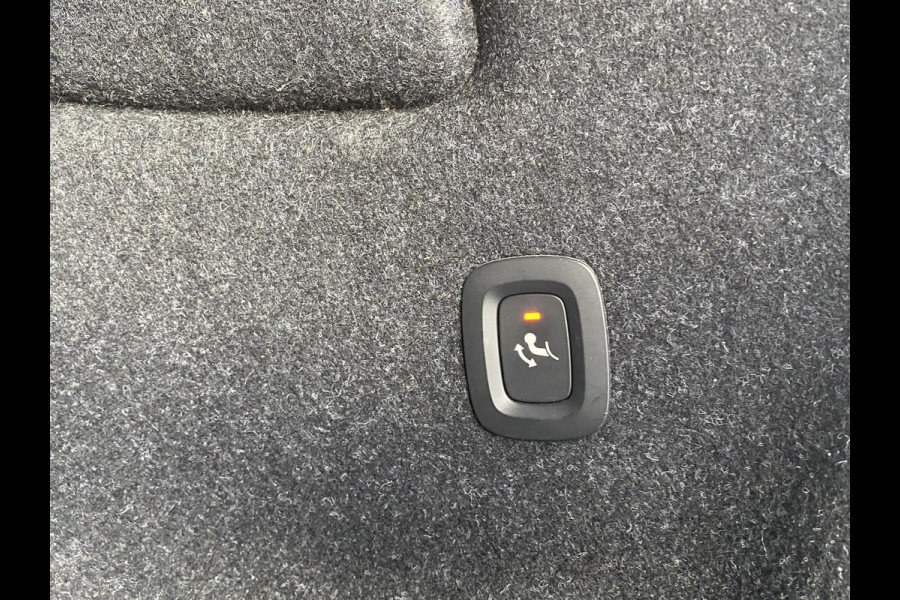 Volvo XC40 Recharge P8 AWD R-Design SOH 92% 1e eigenaar | Origineel NL auto | Pano | Harman Kardon | 360° Camera | Elec. trekhaak | Rijklaar met 12 mnd BOVAG | BTW verrekenbaar