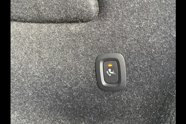 Volvo XC40 Recharge P8 AWD R-Design SOH 92% 1e eigenaar | Origineel NL auto | Pano | Harman Kardon | 360° Camera | Elec. trekhaak | Rijklaar met 12 mnd BOVAG | BTW verrekenbaar