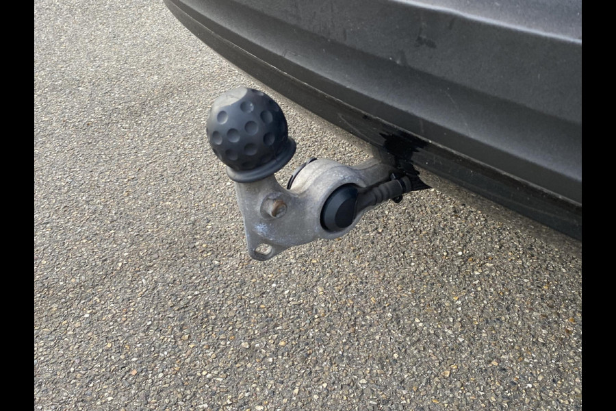 Volvo XC40 Recharge P8 AWD R-Design SOH 92% 1e eigenaar | Origineel NL auto | Pano | Harman Kardon | 360° Camera | Elec. trekhaak | Rijklaar met 12 mnd BOVAG | BTW verrekenbaar