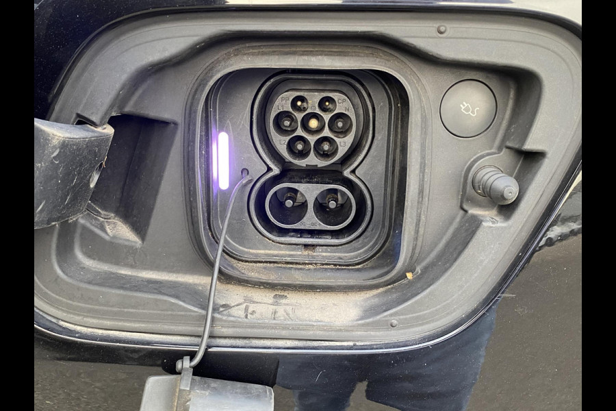 Volvo XC40 Recharge P8 AWD R-Design SOH 92% 1e eigenaar | Origineel NL auto | Pano | Harman Kardon | 360° Camera | Elec. trekhaak | Rijklaar met 12 mnd BOVAG | BTW verrekenbaar