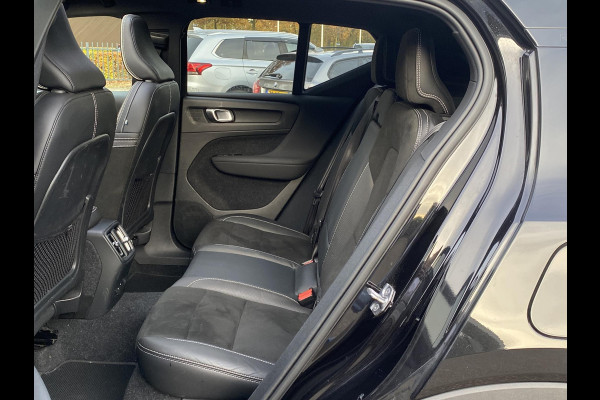 Volvo XC40 Recharge P8 AWD R-Design SOH 92% 1e eigenaar | Origineel NL auto | Pano | Harman Kardon | 360° Camera | Elec. trekhaak | Rijklaar met 12 mnd BOVAG | BTW verrekenbaar