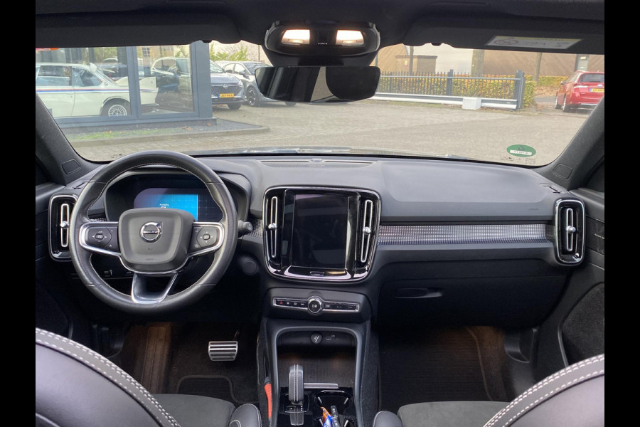 Volvo XC40 Recharge P8 AWD R-Design SOH 92% 1e eigenaar | Origineel NL auto | Pano | Harman Kardon | 360° Camera | Elec. trekhaak | Rijklaar met 12 mnd BOVAG | BTW verrekenbaar
